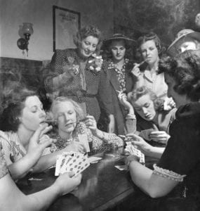 women playing poker in connecticut