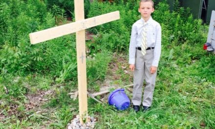 This little boy’s turtle died, so he put on a tie and had a funeral