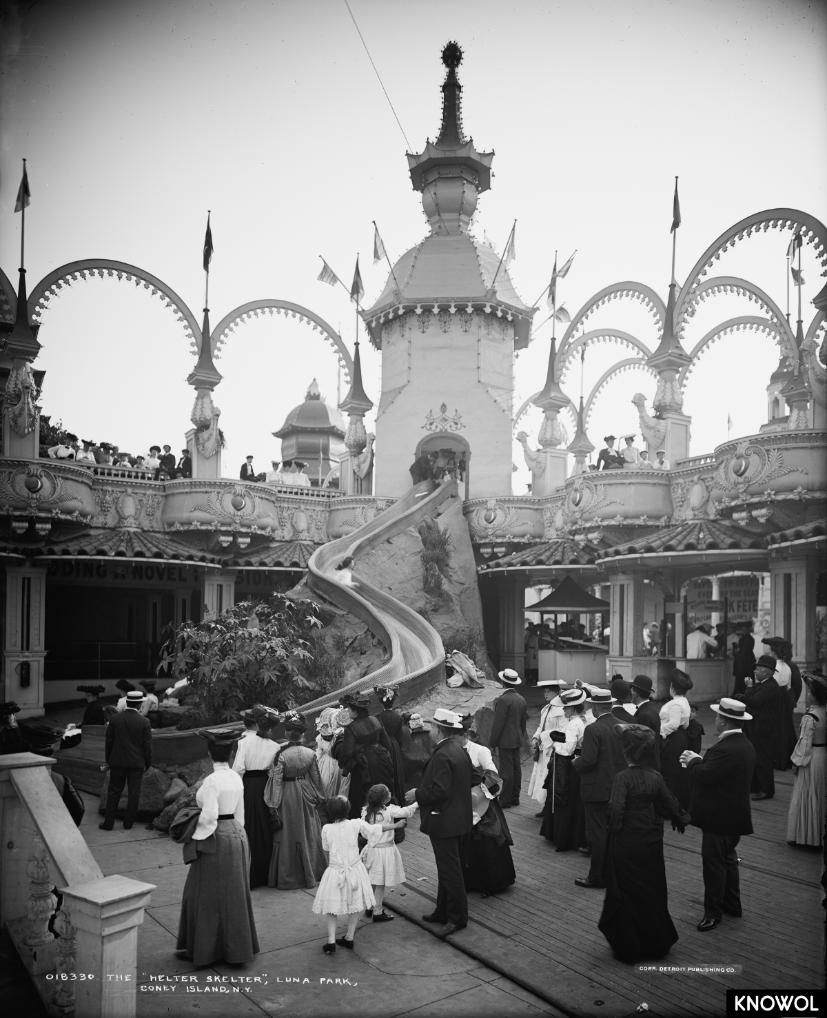 25 historical pictures of Luna Park, Coney Island's land ...
