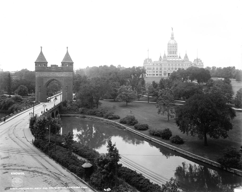 Memorial Arch and State House, Hartford, Conn.