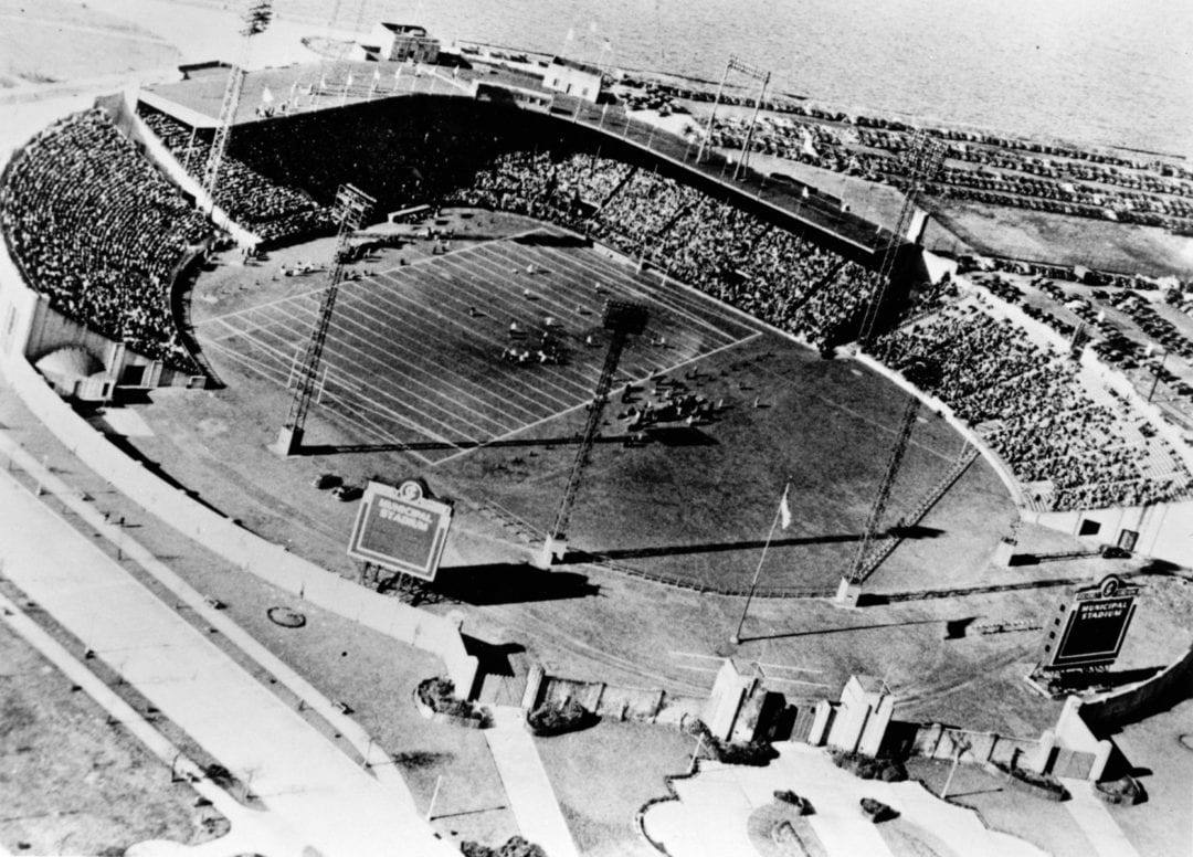 9 vintage pictures reveal the glory of Roosevelt Stadium KNOWOL