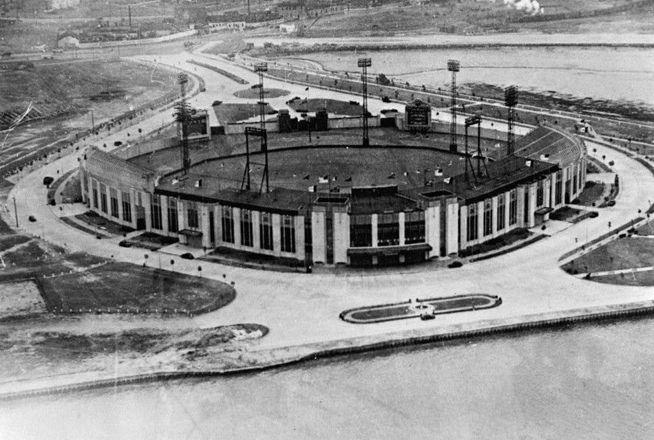 9 vintage pictures reveal the glory of Roosevelt Stadium