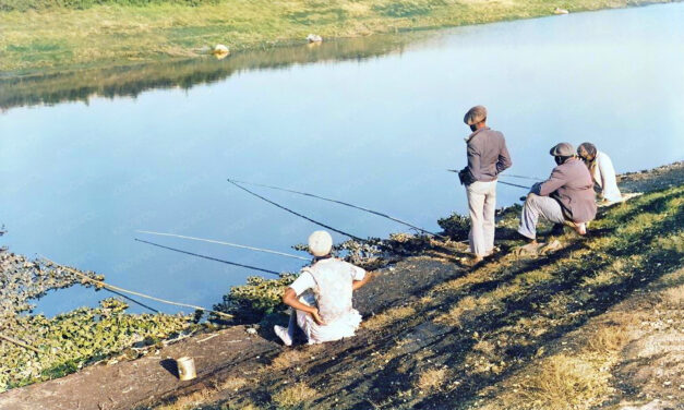 Belle Glade, Florida: Migratory workers fishing, Jan. 1939